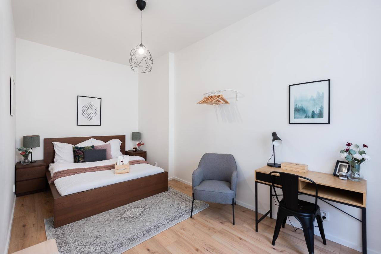 10 Min City Centre 5 People Apartment, Free Coffee Прага Экстерьер фото