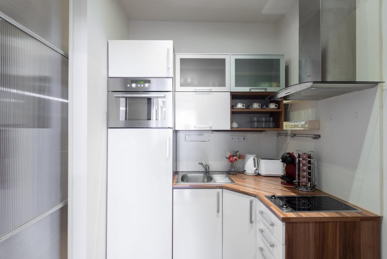 10 Min City Centre 5 People Apartment, Free Coffee Прага Экстерьер фото
