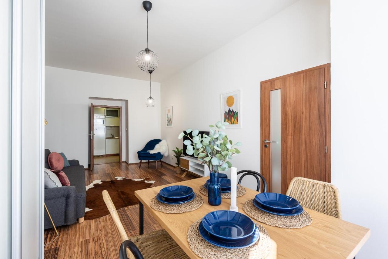 10 Min City Centre 5 People Apartment, Free Coffee Прага Экстерьер фото