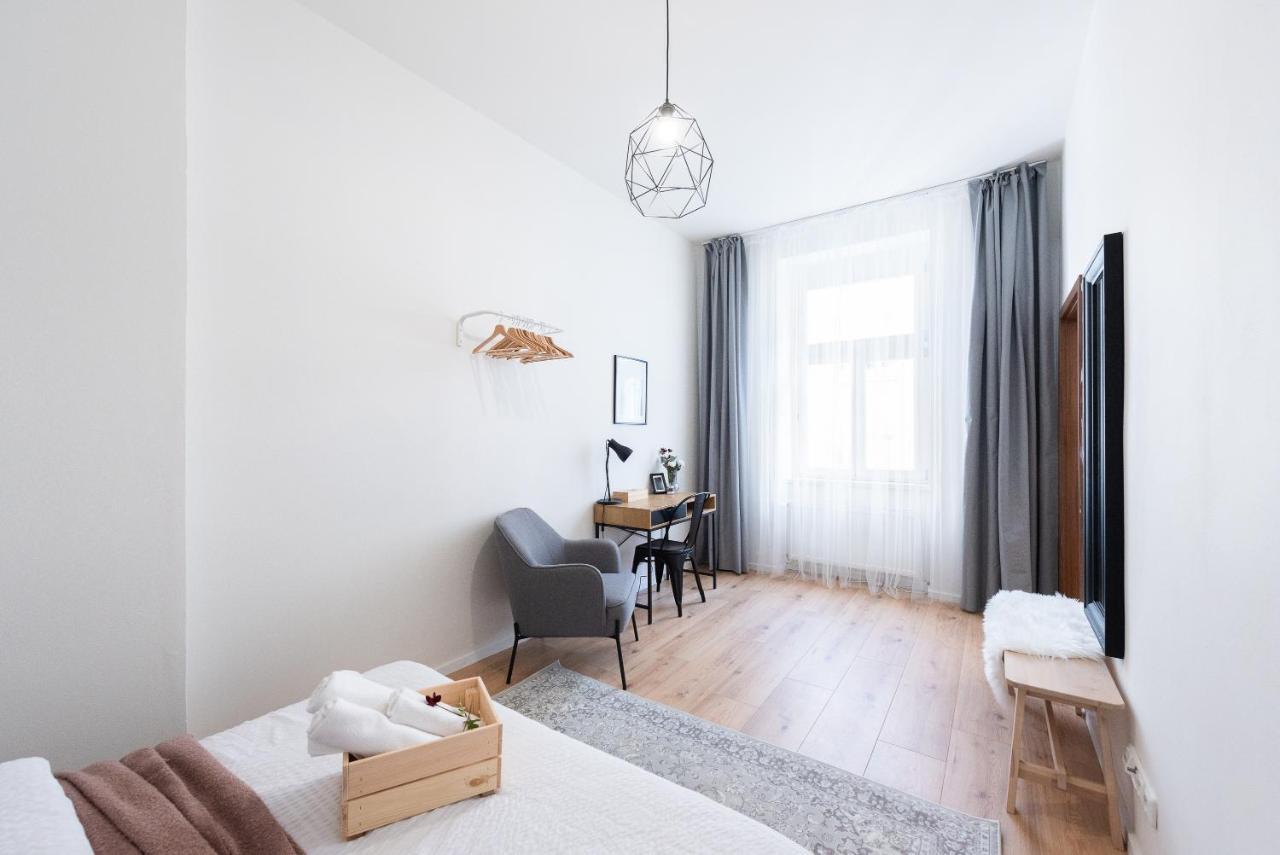 10 Min City Centre 5 People Apartment, Free Coffee Прага Экстерьер фото