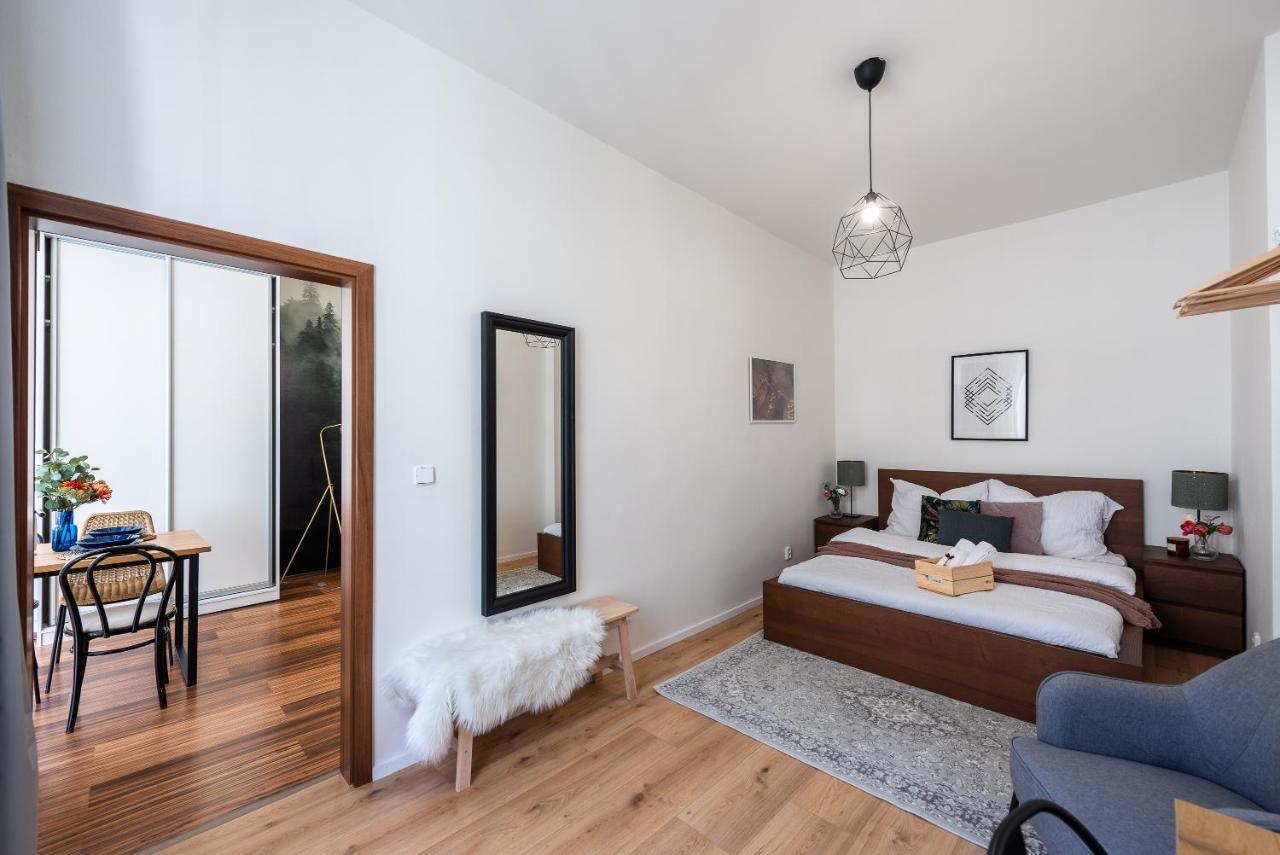 10 Min City Centre 5 People Apartment, Free Coffee Прага Экстерьер фото